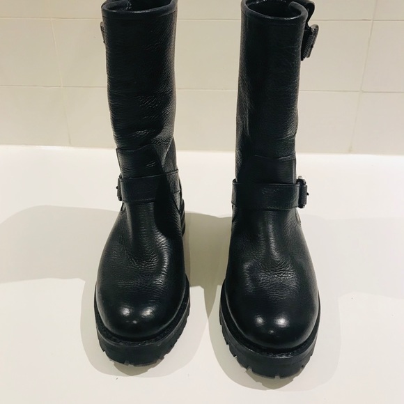 Frye - Vanessa 6” Shearling Lined Boots - Picture 8 of 13